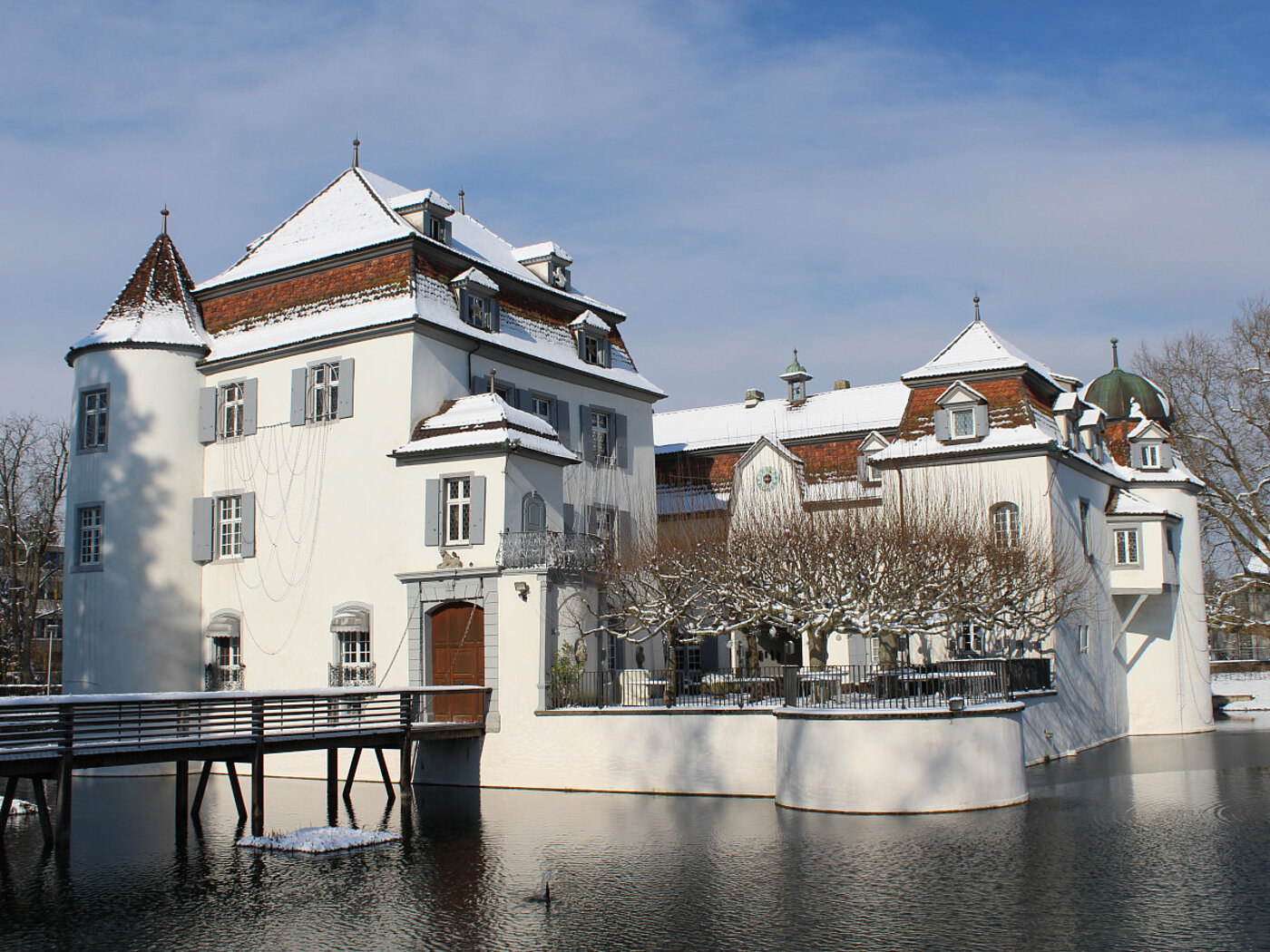 Weiherschloss Bottmingen in der Schweiz. Foto: Restaurant Schloss Bottmingen
